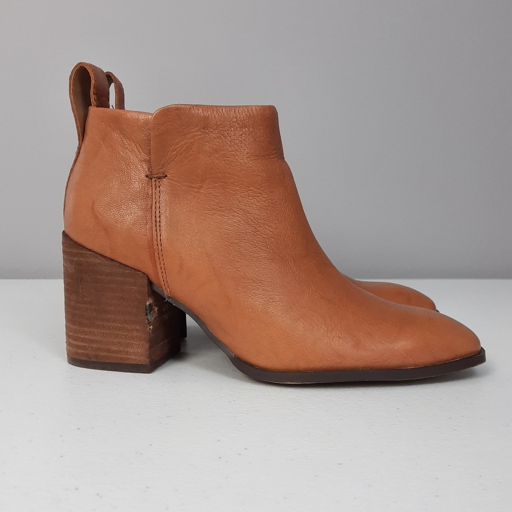 Vionic Lyssa Tan Leather Heeled Square Toe Ankle Boots size 8